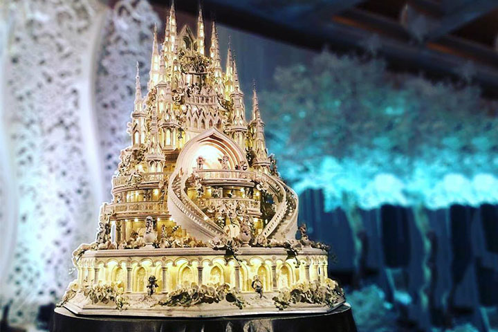 15 Unique Wedding Cakes Guaranteed To Leave You Spellbound