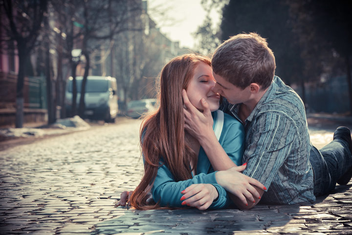 10 Short Love Poems For Her That Are Truly Sweet